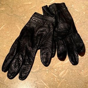 Leather driving gloves